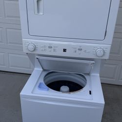 Kenmore Stackable Washer Dryer. Gas Dryer.