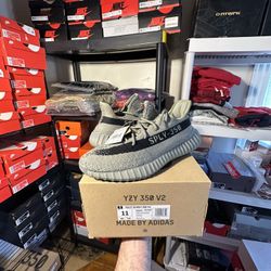 Adidas Yeezy Boost 350 V2 “Granite” Brand New! Size: 11