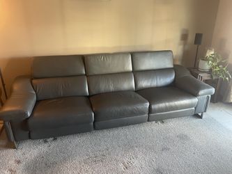 Like New couch With Recliners
