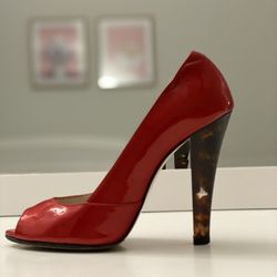 Fellini Italian High Heels Red, Genuine Leather inside and outside, lacquered, Unique heel, Size 38 (US 7.5)