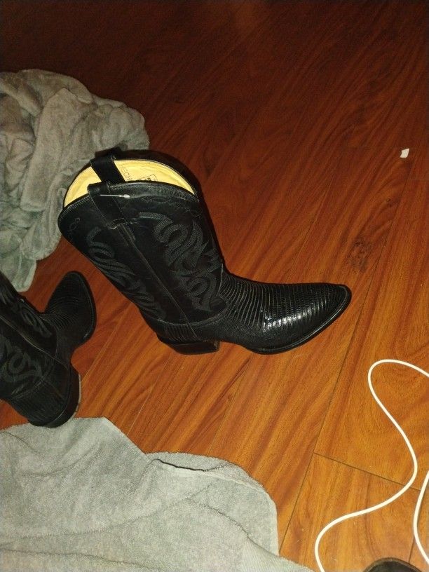 Blk Boots Like New