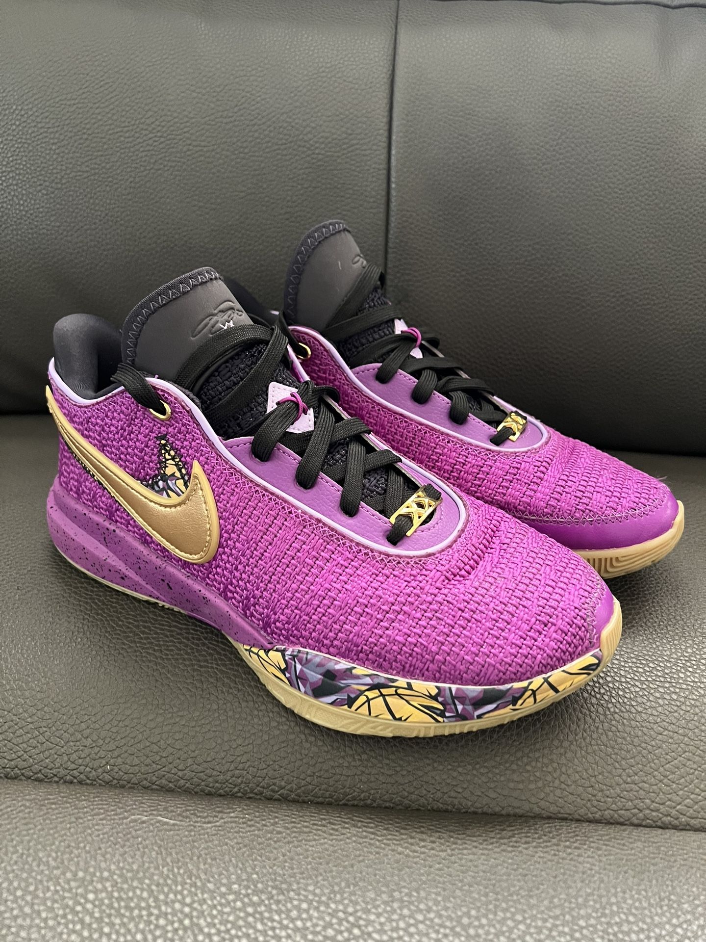 Basketball Tennis Shose Sizes 7 Youth Used