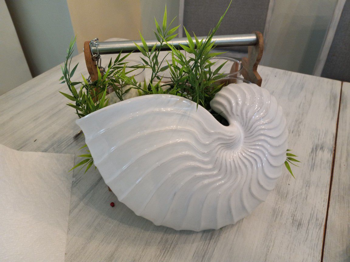 Ceramic Seashell Wall Mountable Plant Holder Artificial Plant Inclued  25 Obo