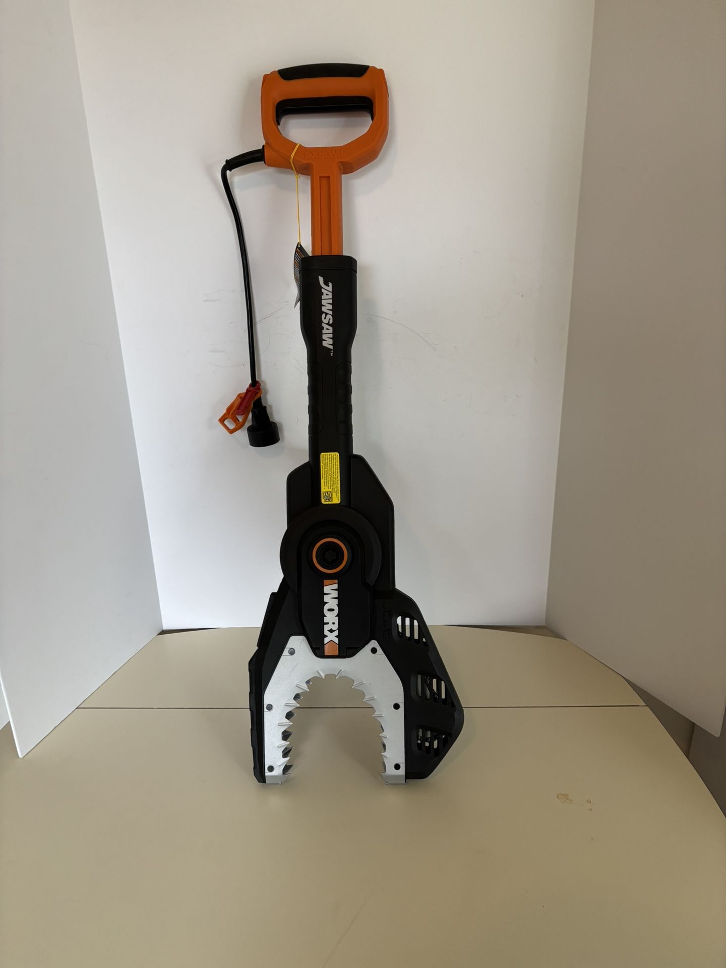 NEW WORX JAWSAW LIMBING AND TRIMMING ELECTRIC CHAIN SAW