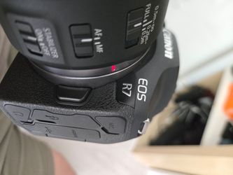 Canon r7 body full box like new