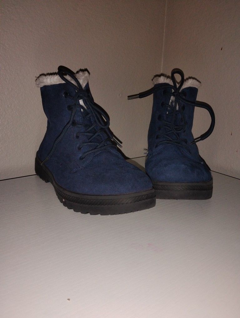 Go Women's Navy Blue Waterproof Faux Fur Lined Winter Ankle Snow Boots