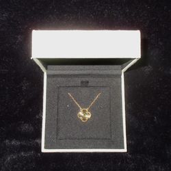 Yellow gold van cleef & arpels pendant necklace 