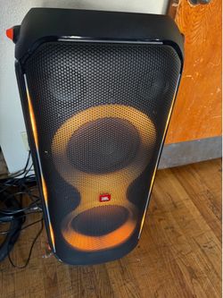 JBL 710 partybox speaker.