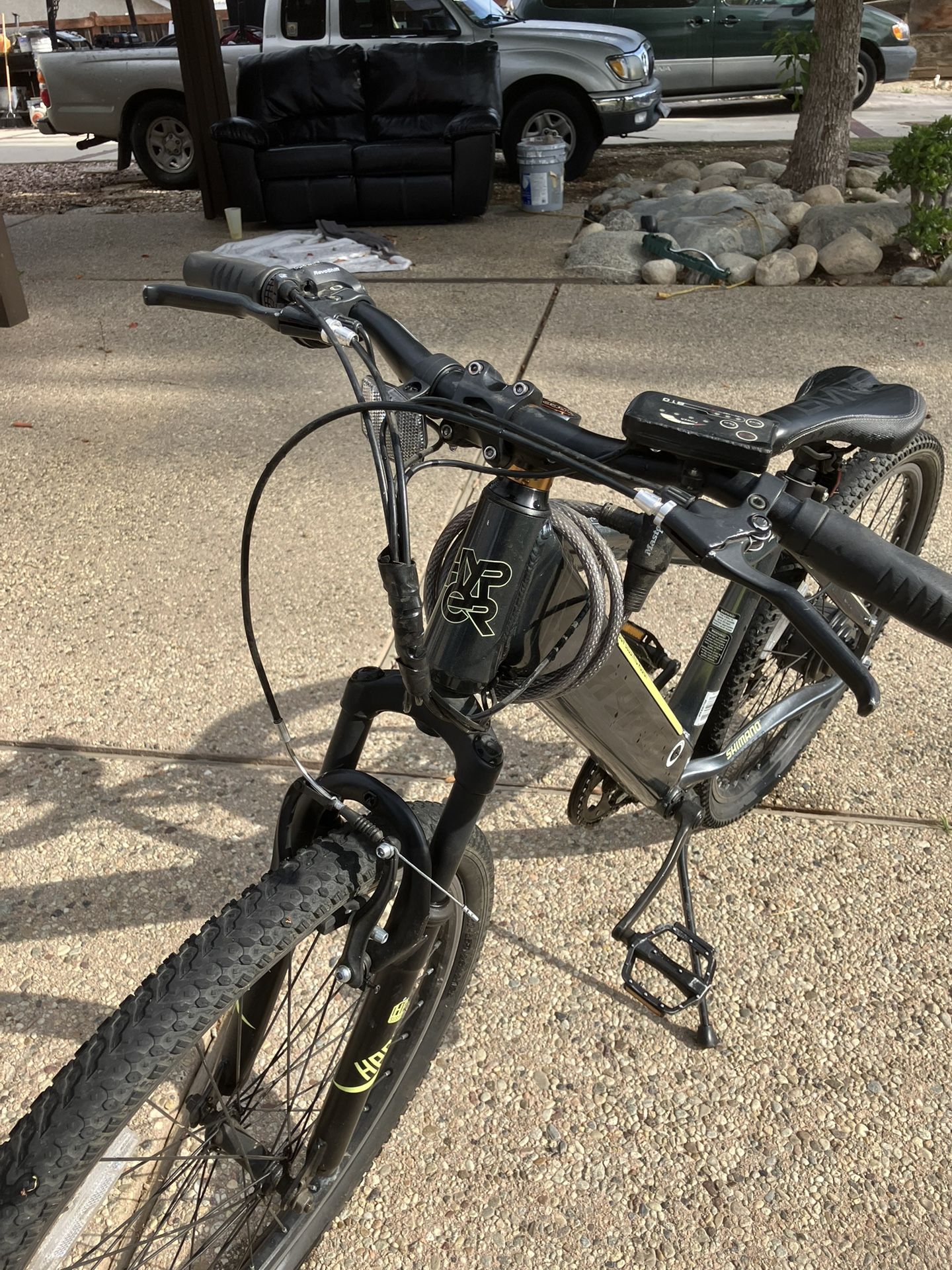 Hyper 26in V36 Electric Assist Bike