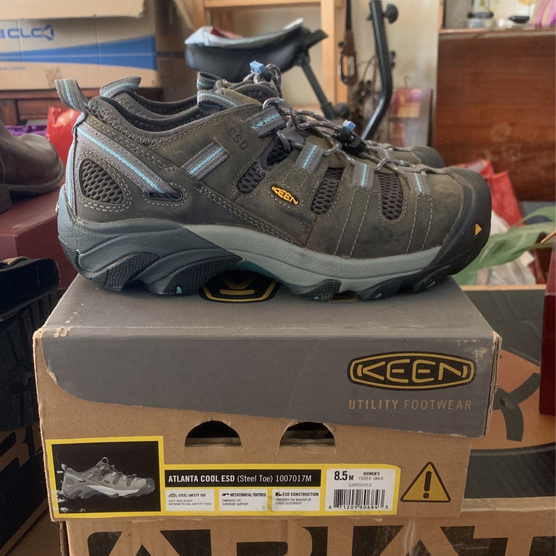 Women’s Steel toe work shoes