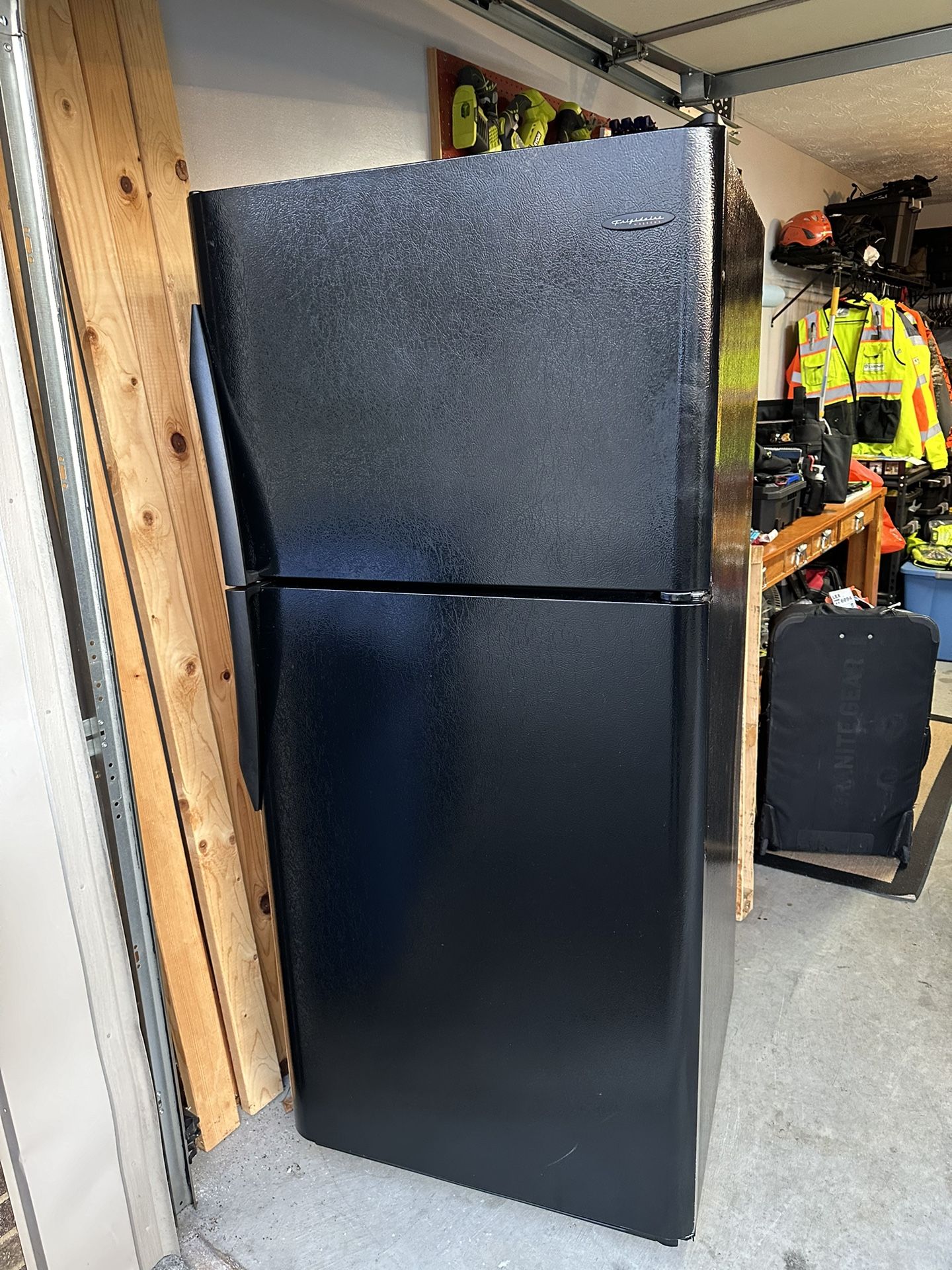 Full Size Refrigerator - Great Condition