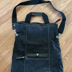 Nine West Black Large Nylon Crossbody Handbag w/ Pockets. Great Travel Bag.  Folds For Secured Travel. 