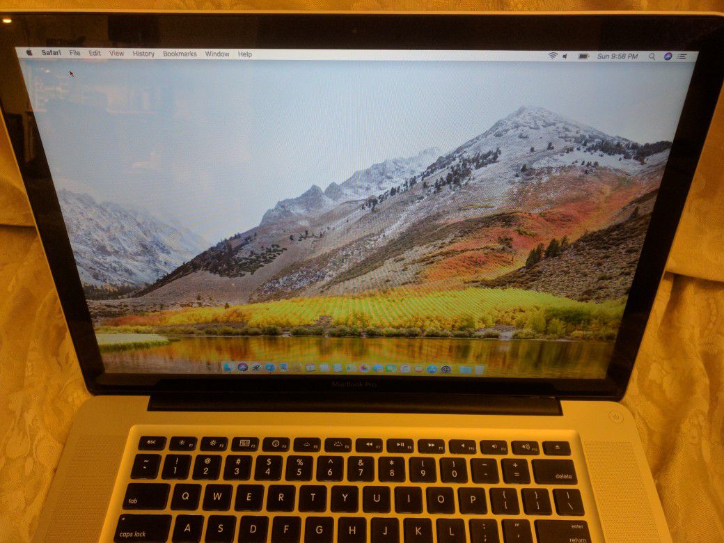 MacBook Pro 15" 8 GB 240 GB SSD 2010