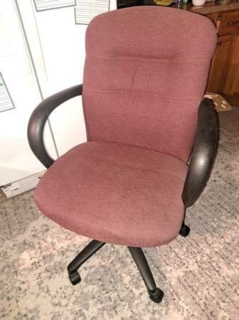 Computer Chair! Goes up and down! 