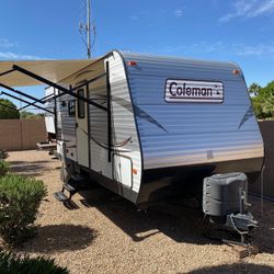 2017 Coleman Lantern 225QB