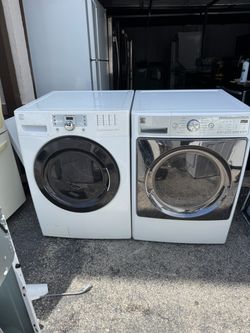 Washer and dryer good condition everything works fine