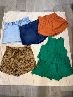 Women’s shorts size L/XL ( all for )