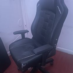 DX racing gaming chair