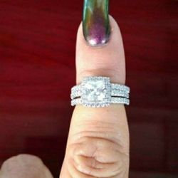 NEW! Gorgeous Halo Sterling Silver 925 2-Pc Bridal Set/Wedding Ring! Size 7 and 8