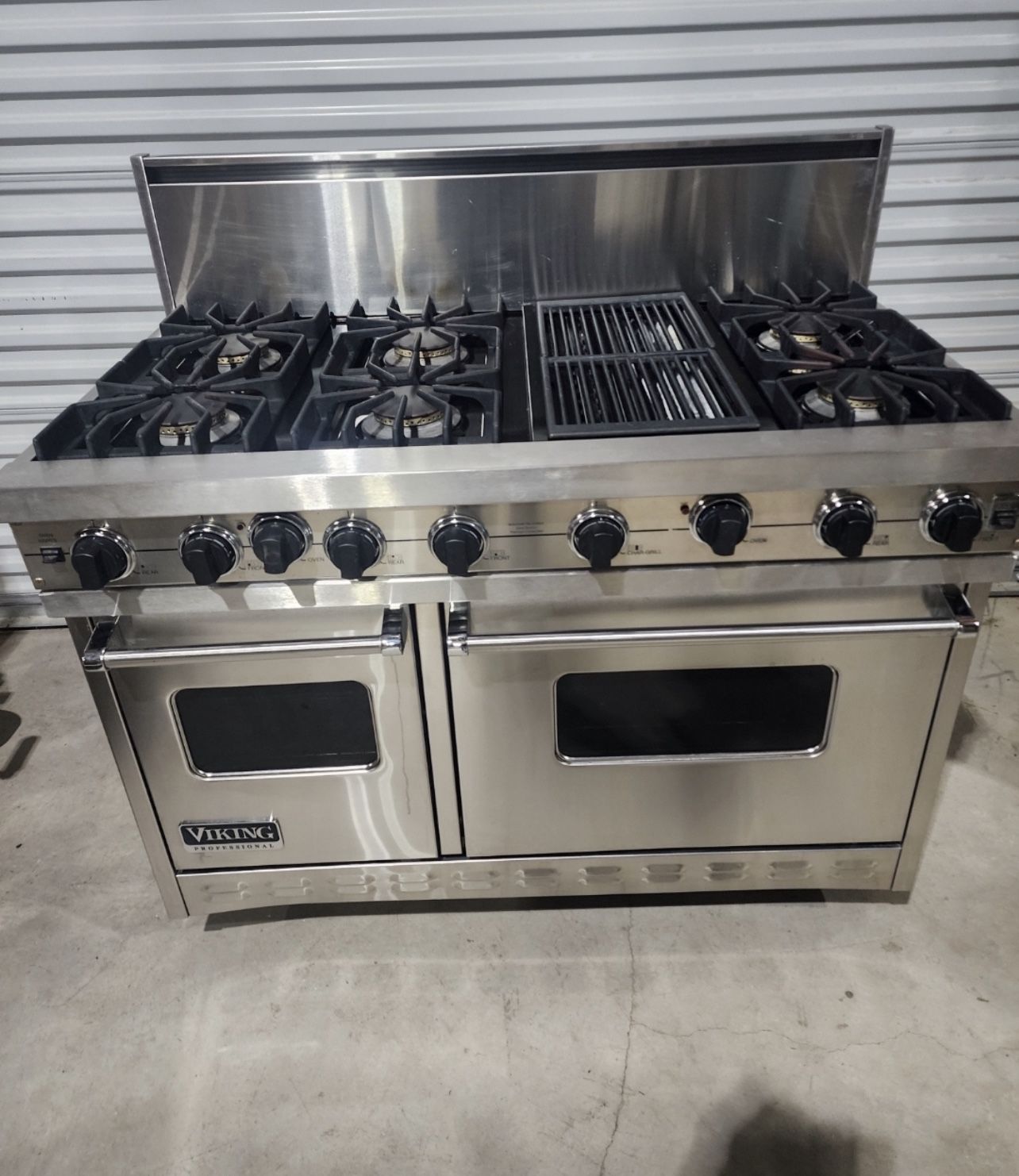 Viking 48” Stainless Steel Gas Range Stove With Charbroil Grill