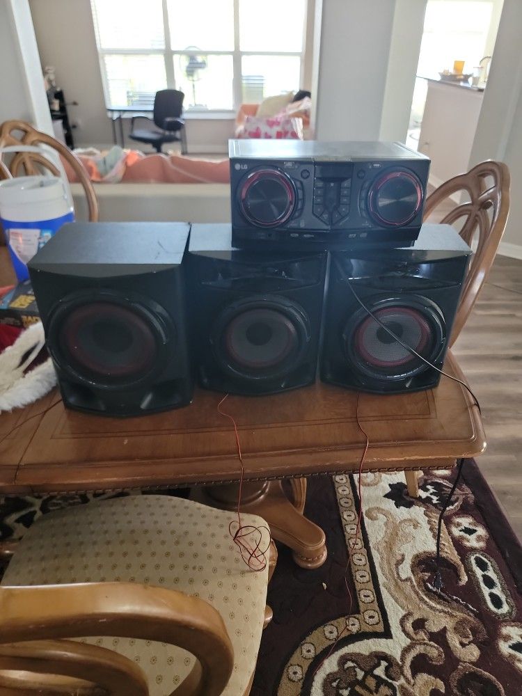 LG Stereo