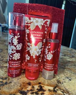 Bath & Body Works Japanese Cherry Blossom Set