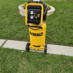 DeWalt Air Compressor 15gall 225psi Working Very Well Trabajando Muy Bien Brand New Nuevo 