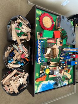 Kids train table