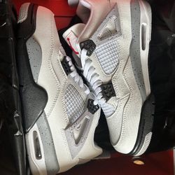 AIR JORDAN 4 RETRO 