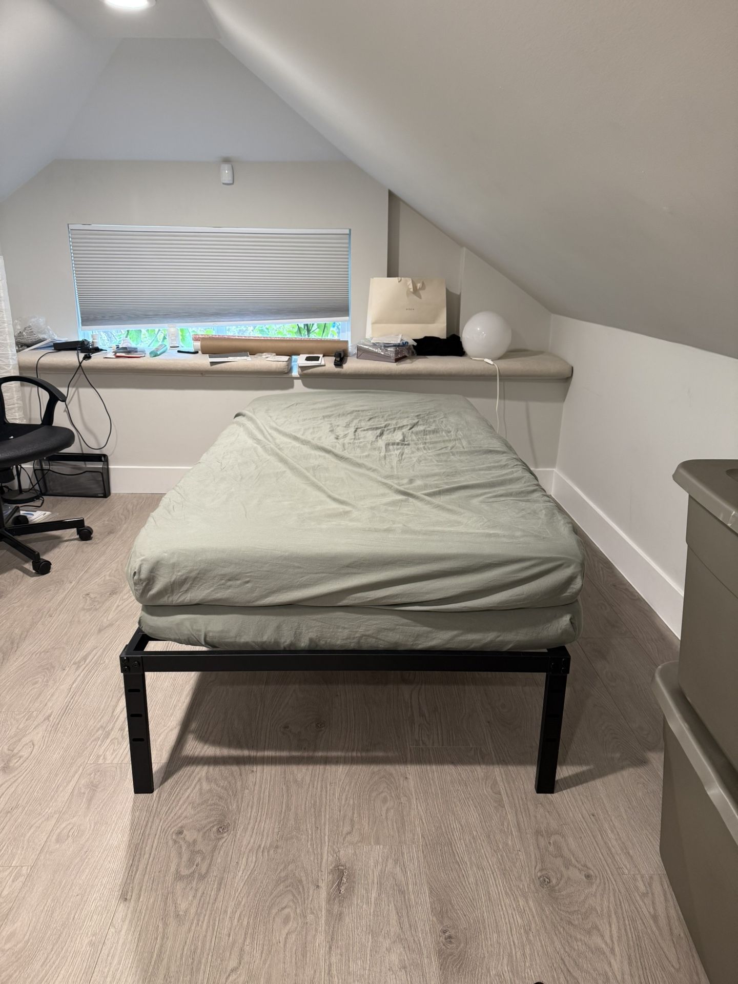 Twin Size Metal Bed Frame With Mattresses