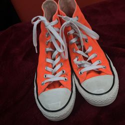 Orange Converse Chuck Taylor All Star – Women’s Size 9 – Lightly Worn