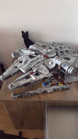 LEGO Star Wars UCS Millennium Falcon (Set 75192) - 95% Build
