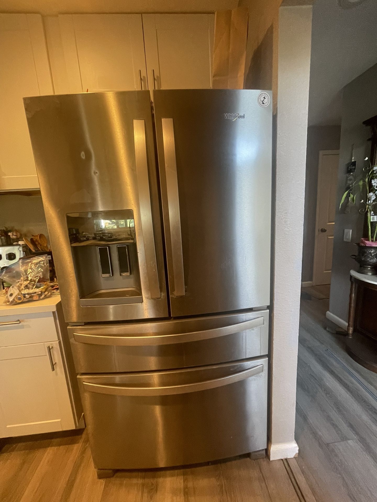 Whirlpool Refrigerator . You Pick Up.