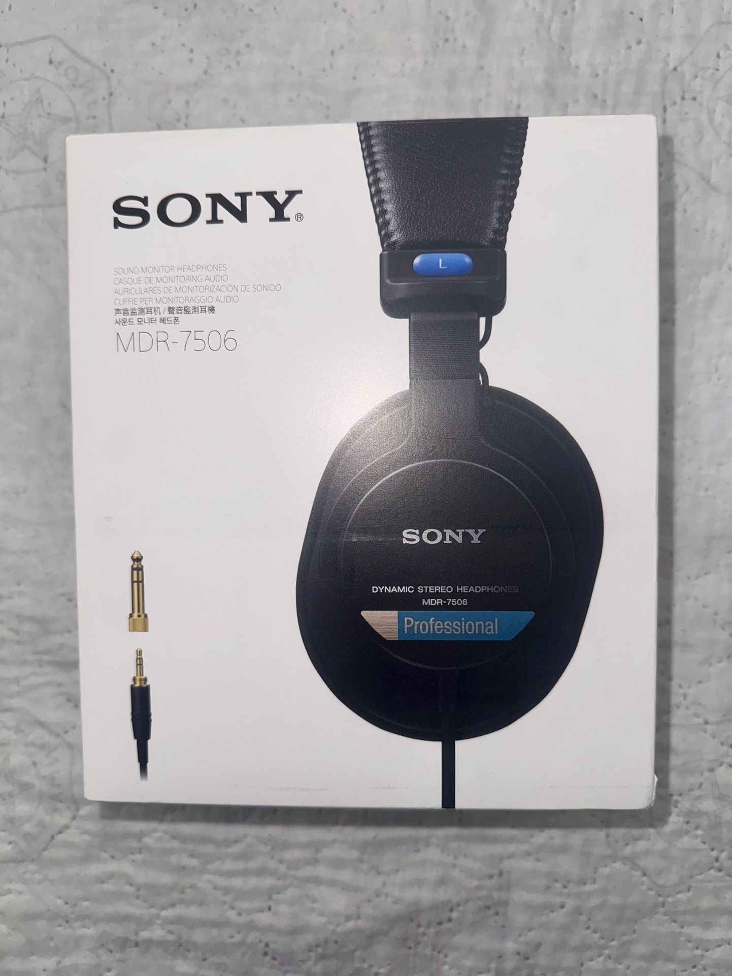 Sony MDR-7506 Closed-back Professional Headphones