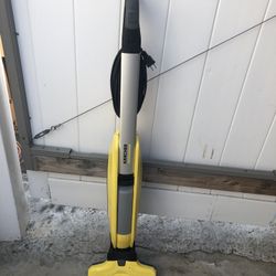 Like New KARCHER  HARD FLOOR CLEANER FC 5 