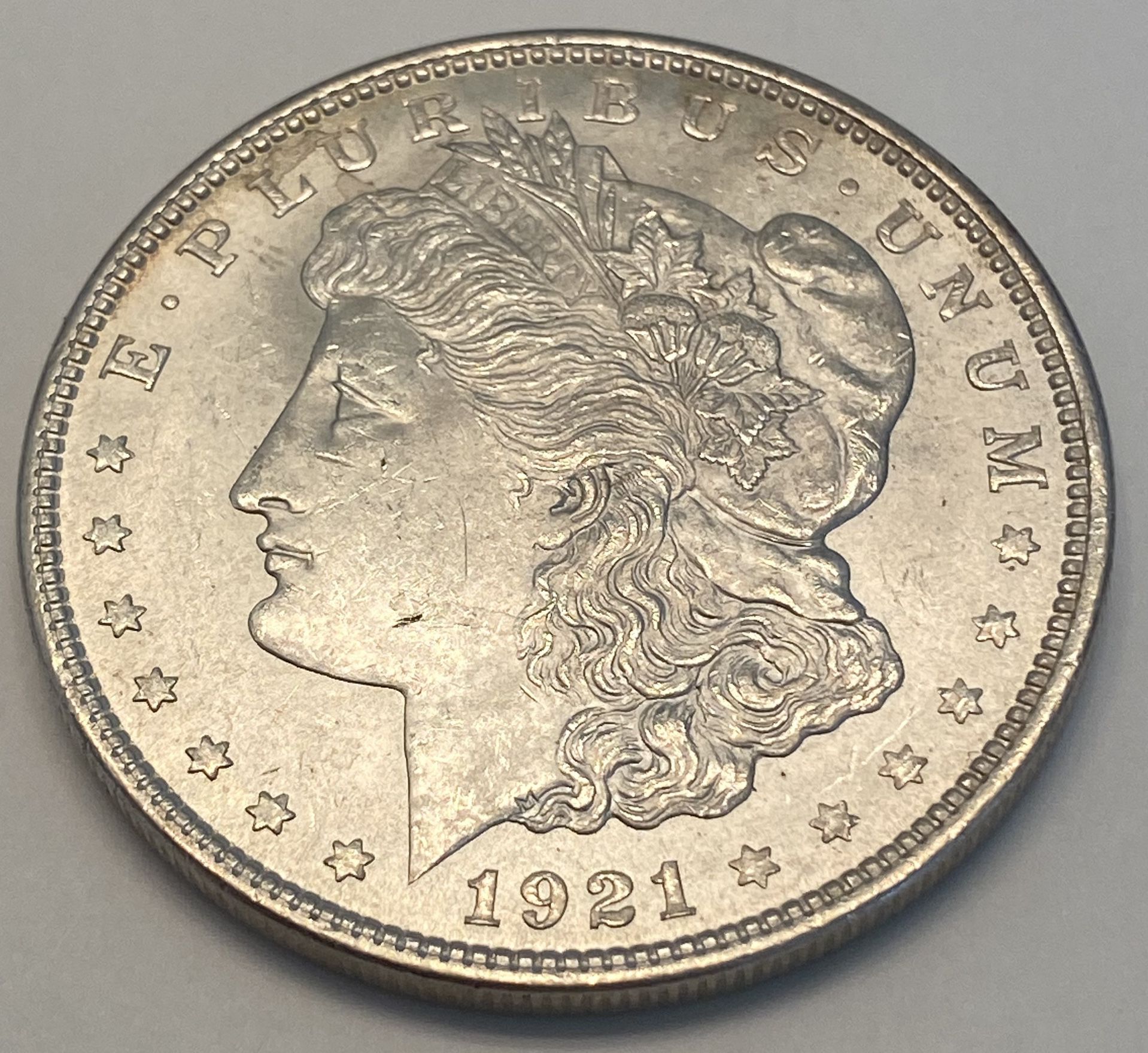 1921 UNITED STATES SILVER DOLLAR (MORGAN DOLLAR)