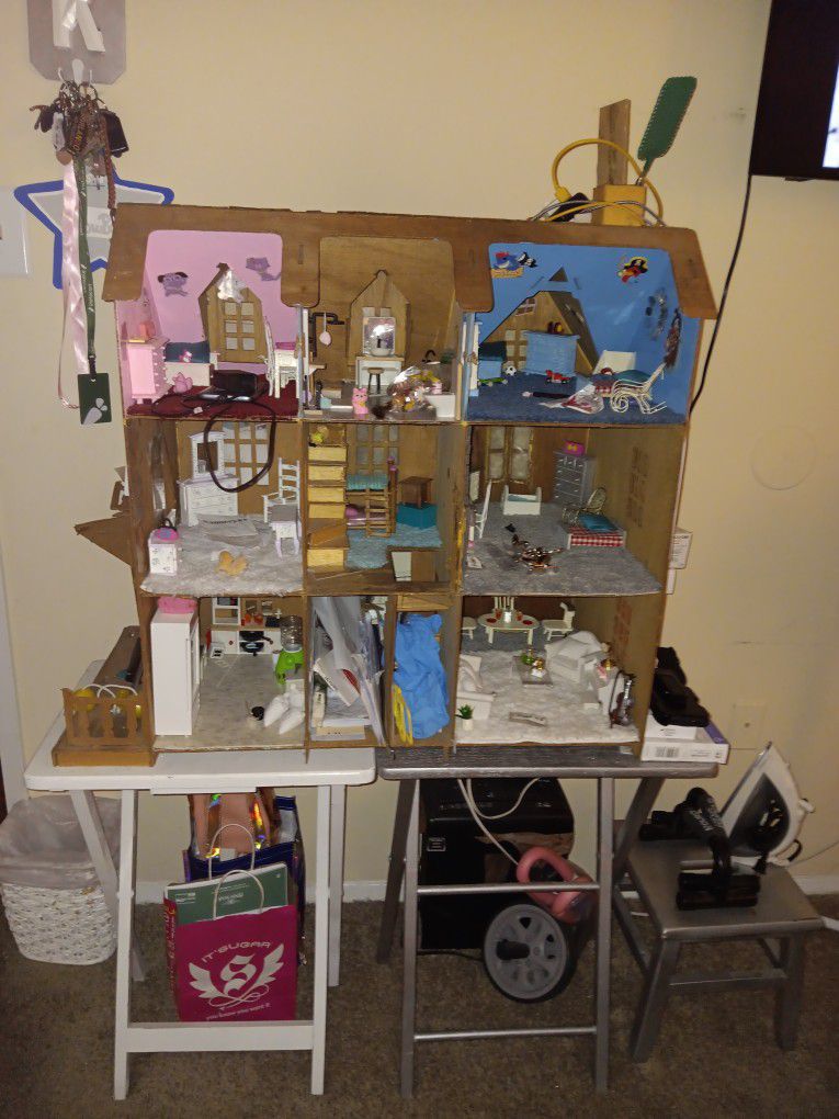 Un Finished Doll House 
