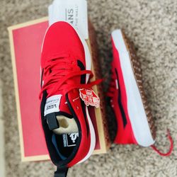 !!Brand New VANS UltraRange Exo !!