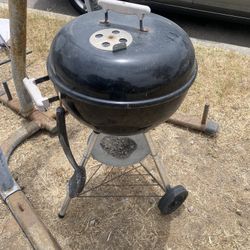 Weber Grill $20 Pacific Beach Pickup Now! 92109  By Pb Middle School