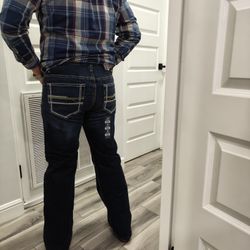 New FR Jeans Ariat I Have 100 Jeans Different Sizes 