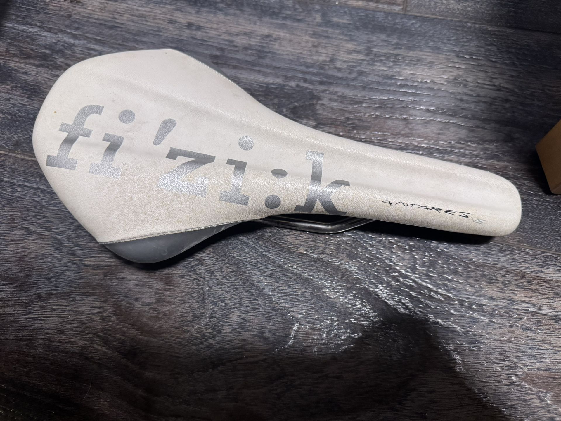 Fizik Antares VS Road Bike Saddle