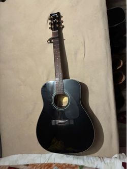 Yamaha F335 Black Acoustic Guitar