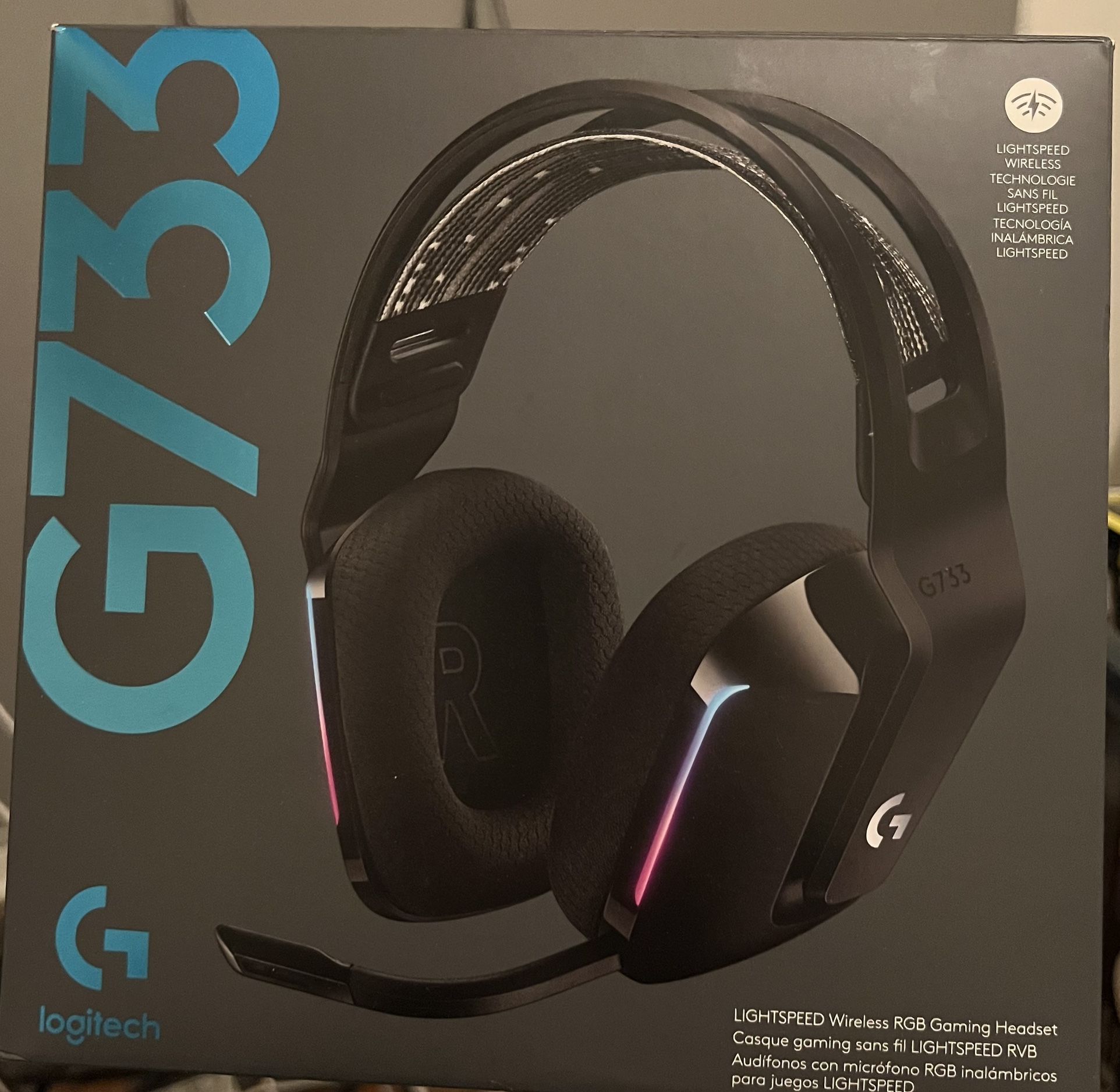 Logitech G733
