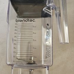 Blendtec WildSide+ 40-630-61 90 oz. Clear Jar with Soft Lid