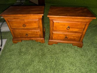 traditional solid wood nightstands set of 2
