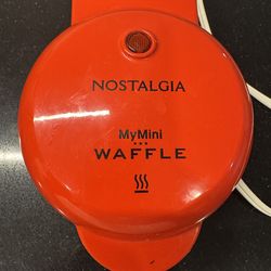 Mini waffle maker