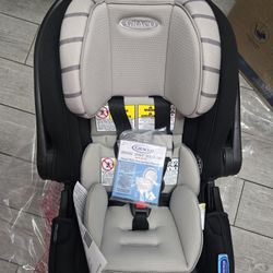 Graco SnugRide SnugFit 35 DLX Infant Car Seat
