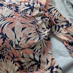 Multicolor  blouse  size pm  excelente  condiciones