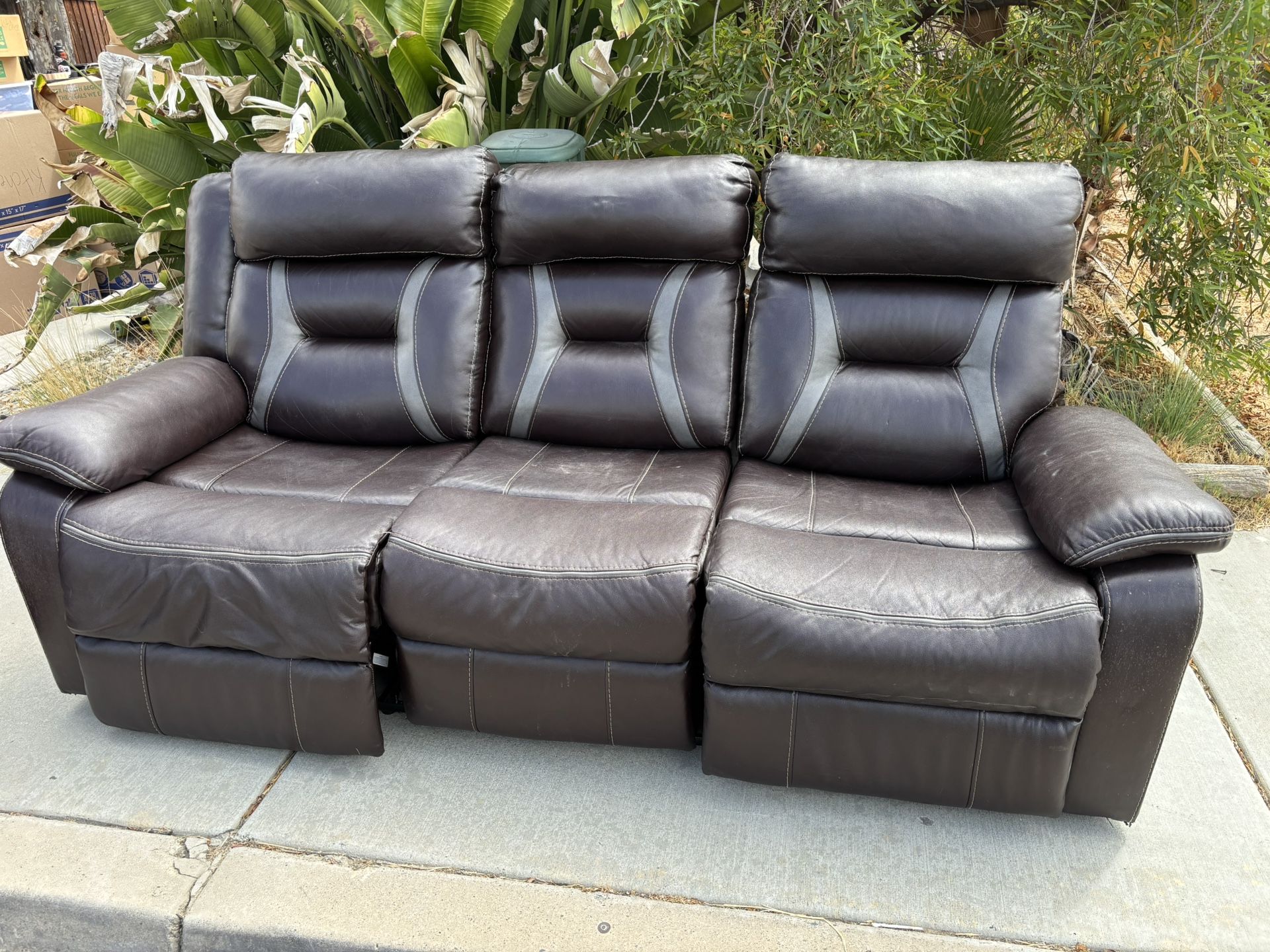 Couch With Two electric recliners