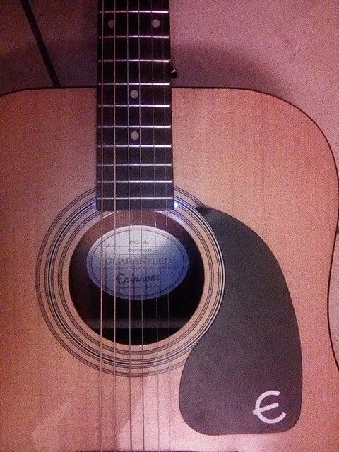 Epiphone pro-1 aucustin guitar